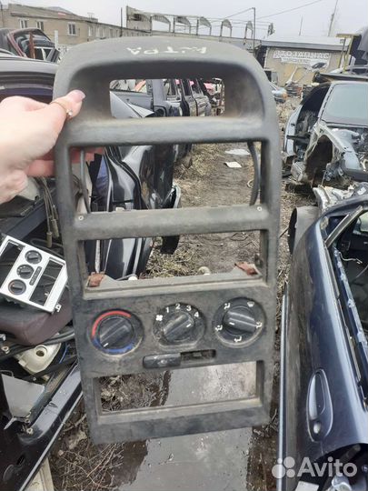 Центральная консоль Opel Astra G