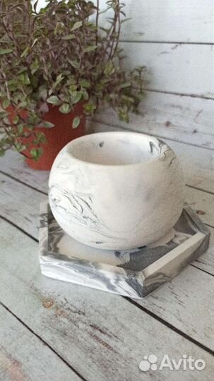 Кашпо с подставкой ручная работа