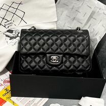 Сумка Chanel Classic Flap с серийным номером