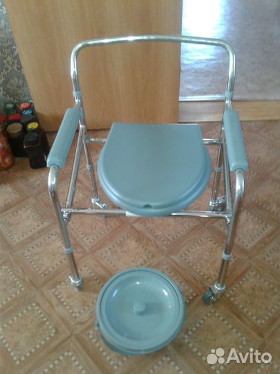 Санитарное кресло туалет