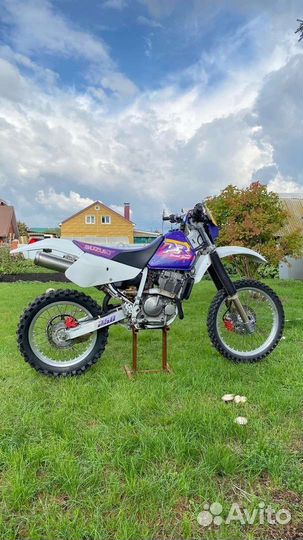 Suzuki DR - 250R