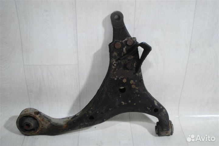 Рычаг передний нижний правый Kia Carens 2