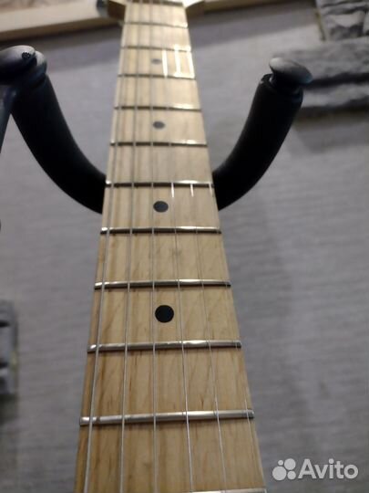 Электро гитара Behringer iAxe 624