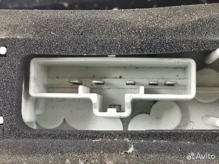 Фонарь задний левый для Ford Focus 2 1499842