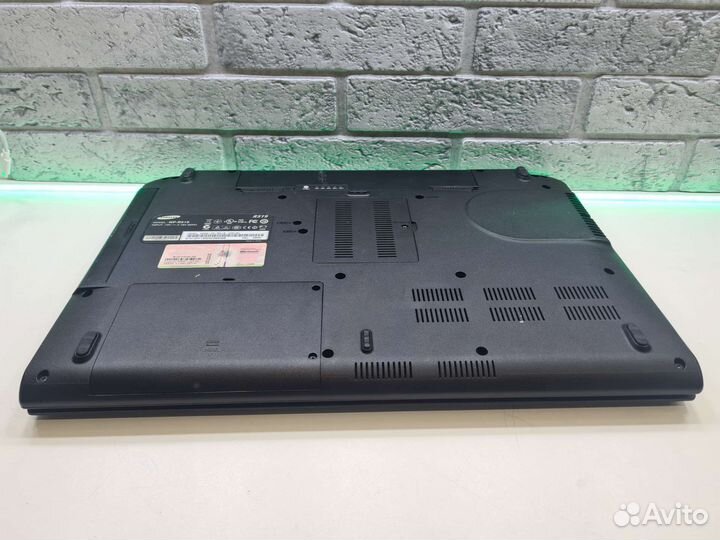 П.689 Ноутбук Samsung 2/2.1GHz/2/160Gb /HD