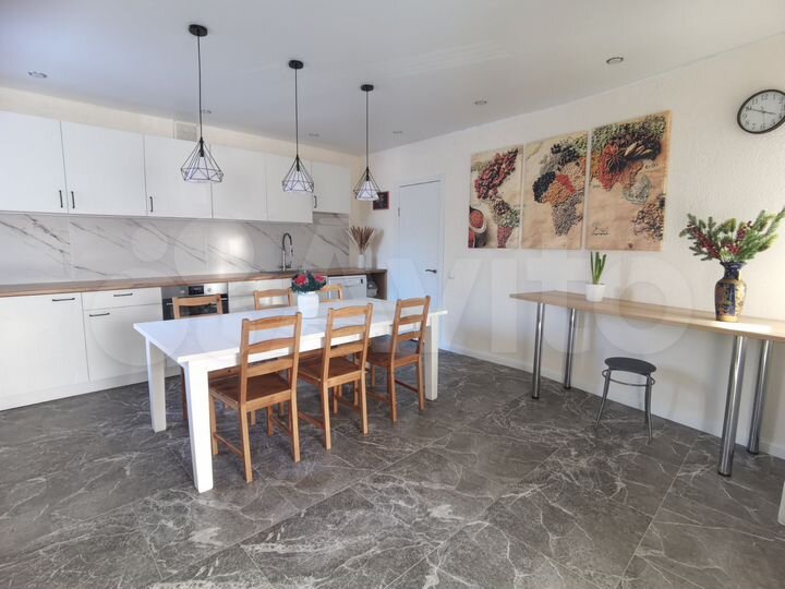 Дом 154,3 м² на участке 5 сот.