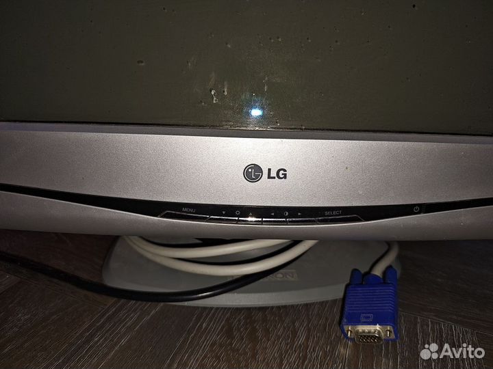 Монитор LG flatron f700p