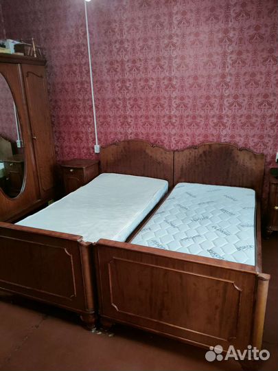 Антикварный спальный гарнитур