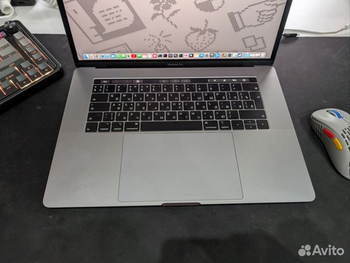 Apple macbook pro 15 2018 i7/16гб/rx555х