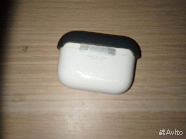 Airpods pro с кейсом и беспроводной зарядкой