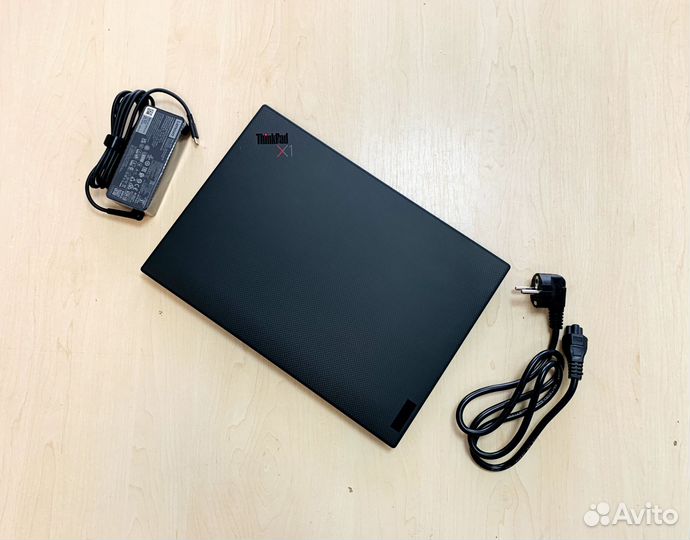 Thinkpad X1 Carbon (2023г) 4K Core i7 EVO