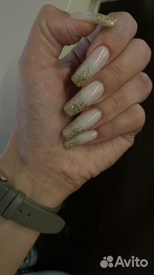 Модель на маникюр и педикюр