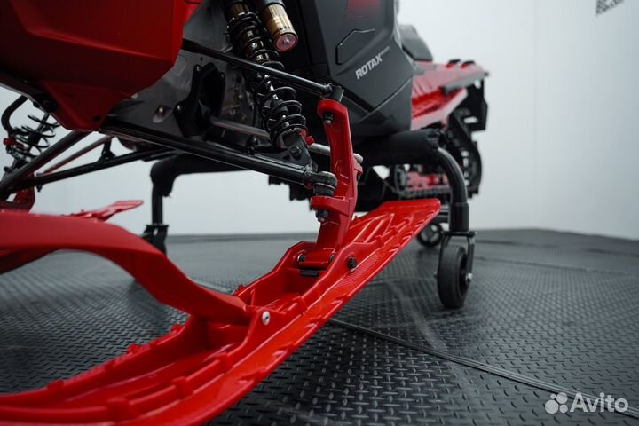 Снегоход Lynx Brutal RE 850 E-TEC (400мм) 2025