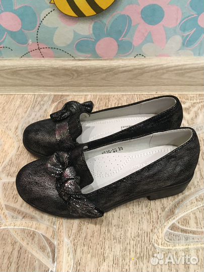 Туфли для девочки новые