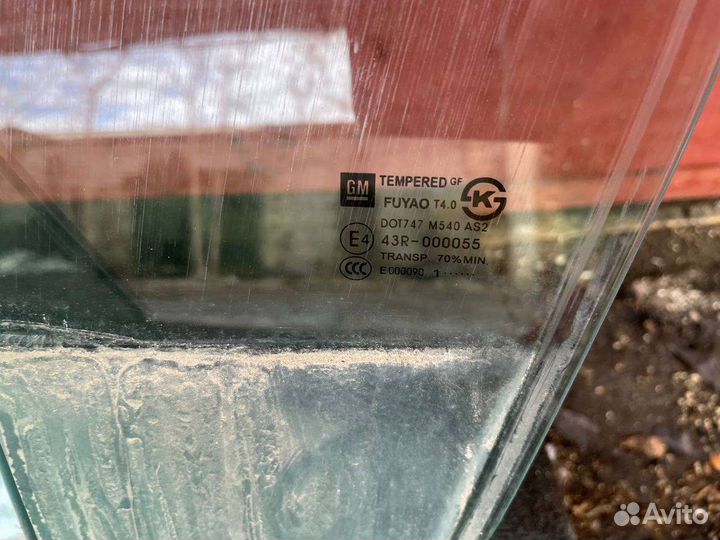 Стекло боковое переднее на chevrolet cruze