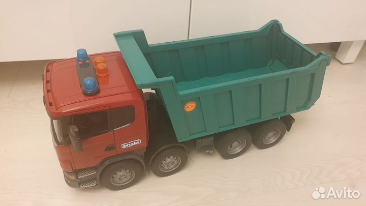 Bruder самосвал