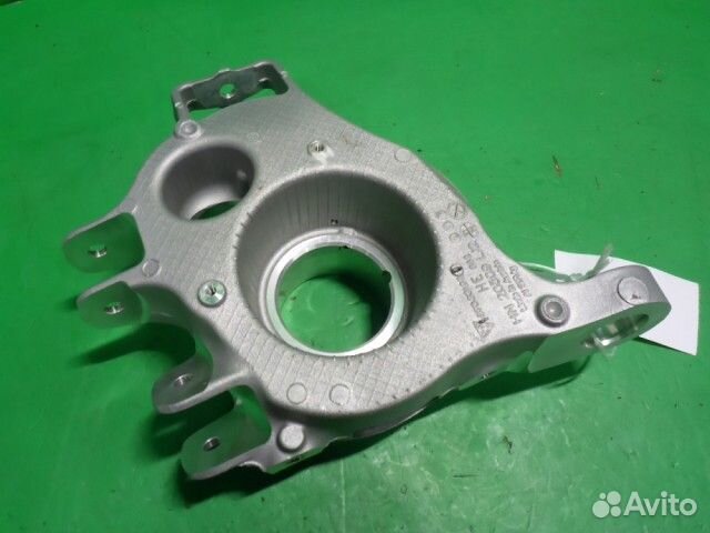 Кулак задний левый Porsche Panamera с 2010г