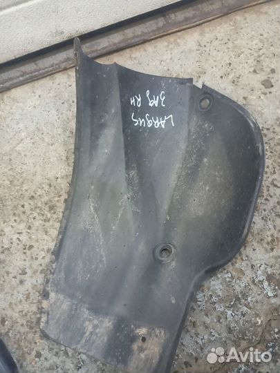 LADA largus задний правый подкрылок