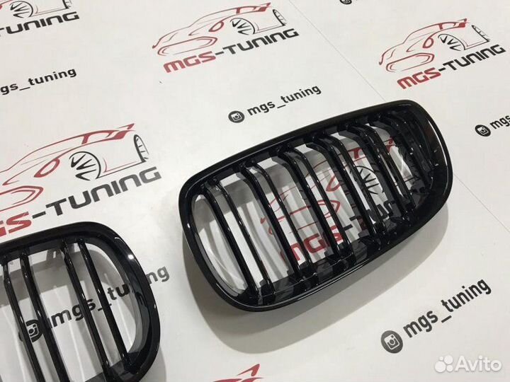 Ноздри BMW 3 серии E92 05-10г Черный глянец