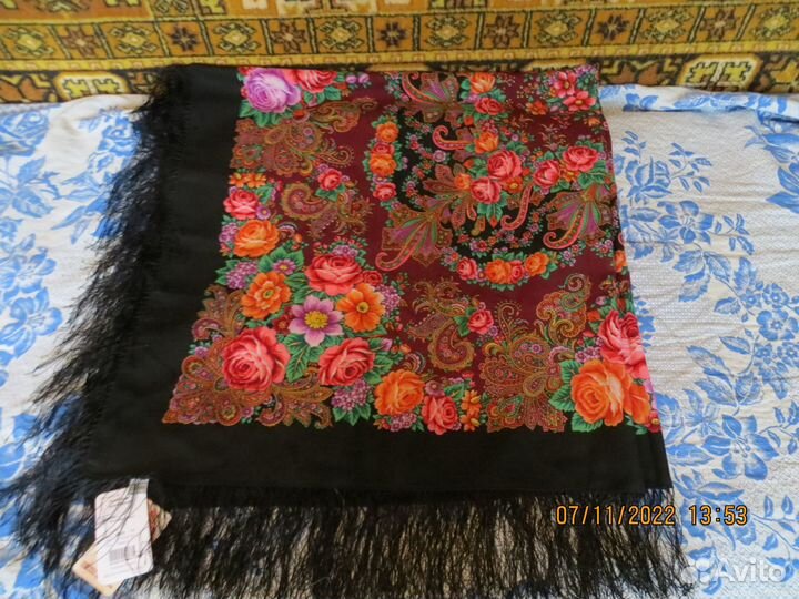 Шаль шерстяная.новая