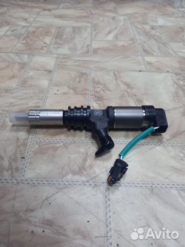 Форсунка топливная Denso 095000-0722 6M60