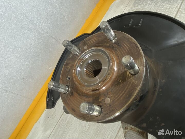 Поворотный кулак левый Honda stepwgn spada RK5