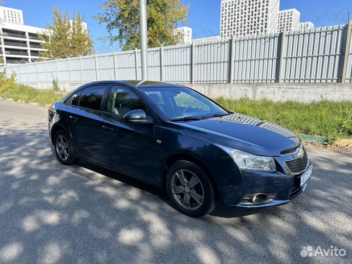 Chevrolet Cruze 1.6 AT, 2010, 269 728 км