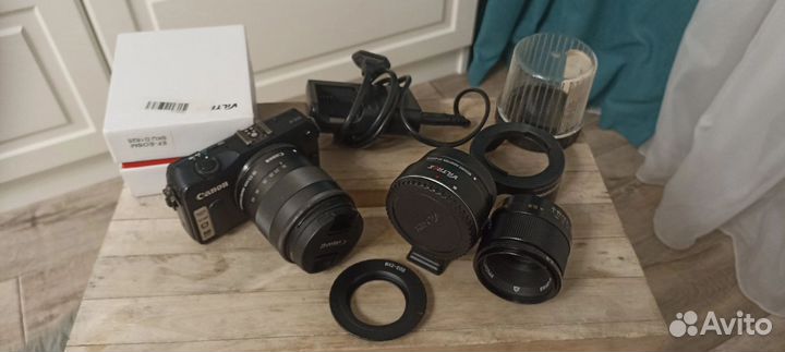 Зеркальный фотоаппарат canon EOS M