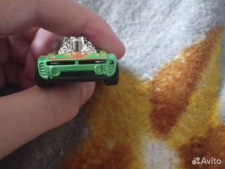 Hot wheels машинка