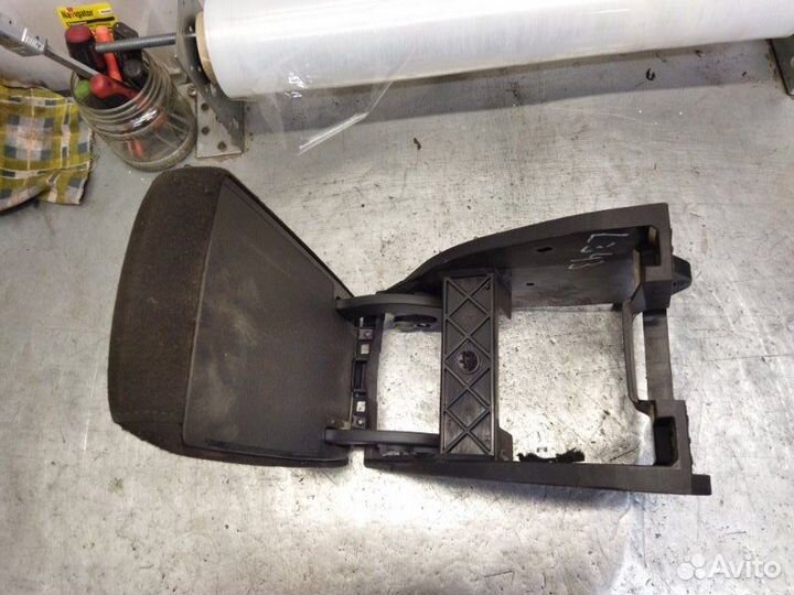 Подлокотник Skoda Octavia А5 1.8 cdaa 2011