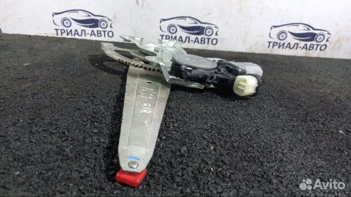 Mitsubishi L200 стеклоподъемник