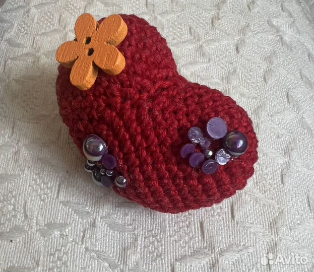 Броши вязаные крючком продаю. Различные модели