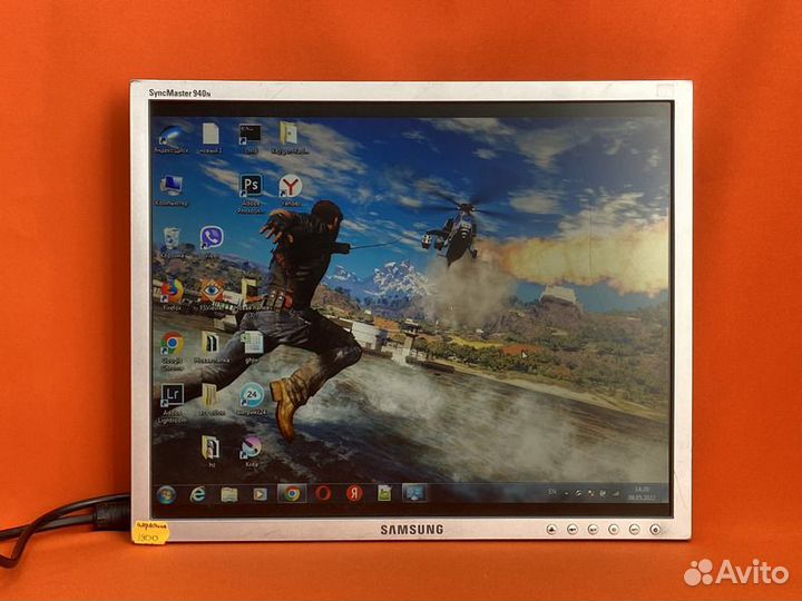 Отличный Монитор Samsung для учебы и офиса