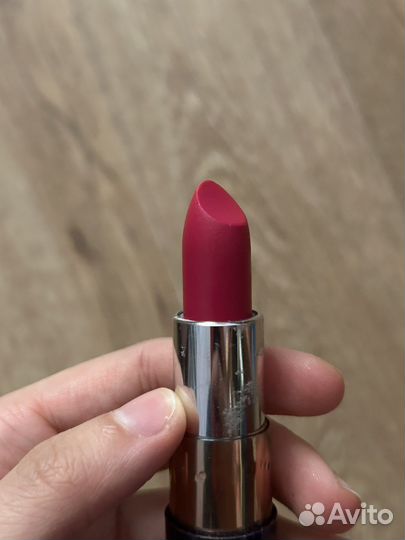 Помада новая
