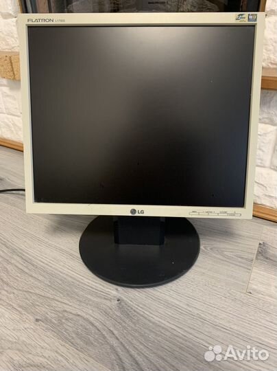Монитор LG 17