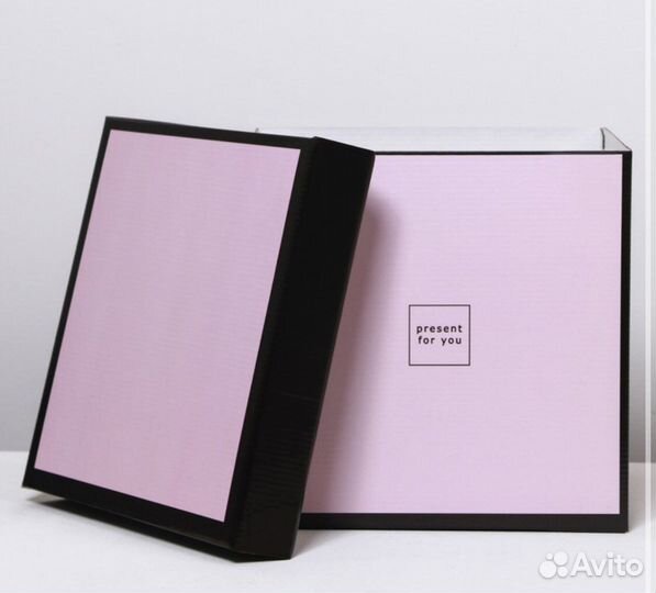 Коробка большая подарочная