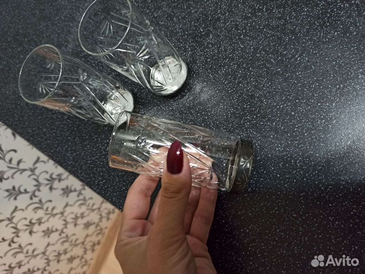 Три высокие рюмки