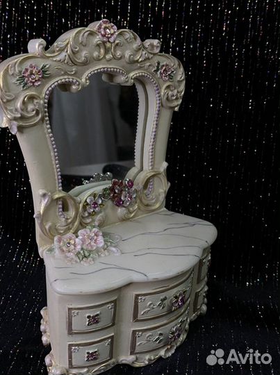 Подставка для украшений, шкатулка