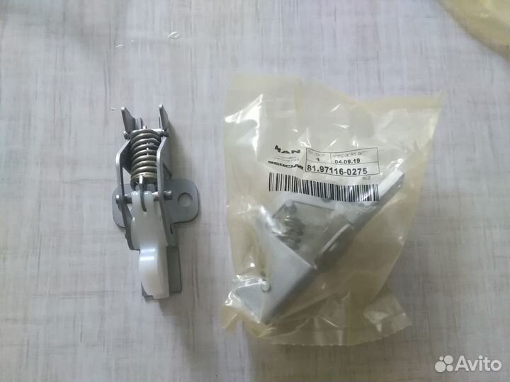 Замок капота с 