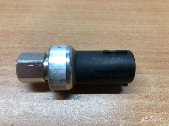 Датчик давления кондиционера Ford Focus CB8 2011