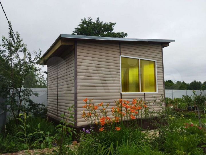 Дача 20 м² на участке 8 сот.