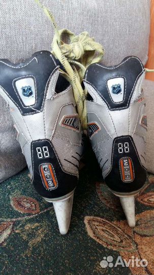 Коньки хоккейные 35