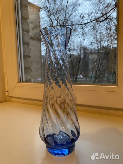 Ваза из голубого стекла.ссср
