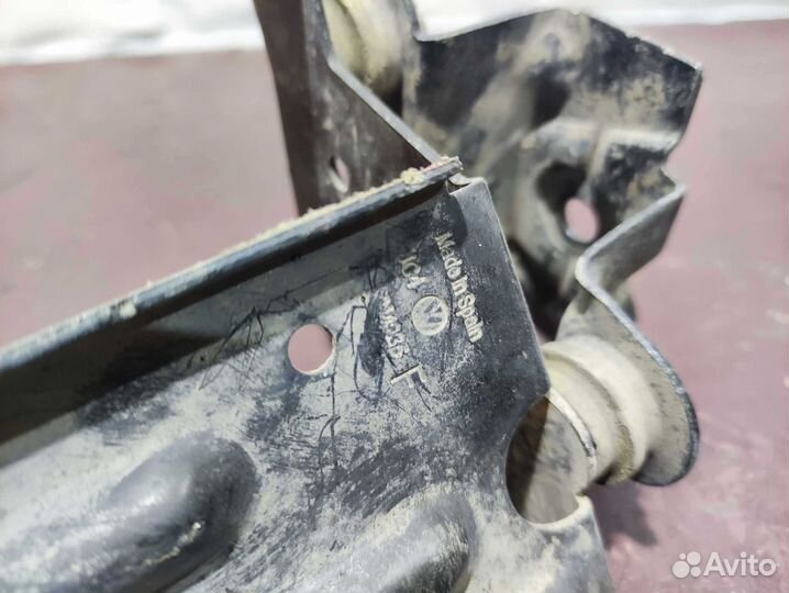 Кронштейн блока ABS Volkswagen Polo