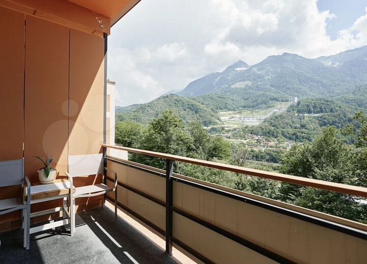 3-к. квартира, 100 м², 4/5 эт.