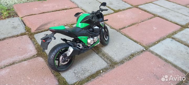 Модель мотоцикла Kawasaki Z800