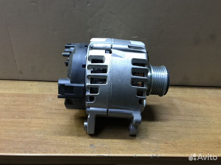 Skoda VW Audi Генератор 03L903023L