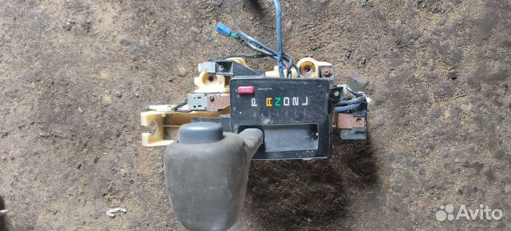 Селектор АКПП Toyota Camry SV30 4SFE