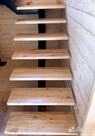 Г-образная лестница с поворотом