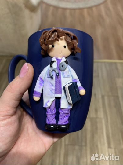 Подарки: кружка с декором